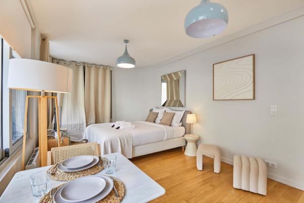 Studio Eiffel Tower by Studio prestige, Rezervasyon Daire 07. Invalides - Eyfel Kulesi 