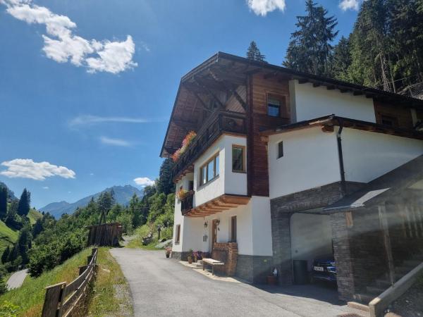 Apartment Apart Ladner by Interhome, Rezervasyon Daire Tirol otoparklı oteller, Otopark