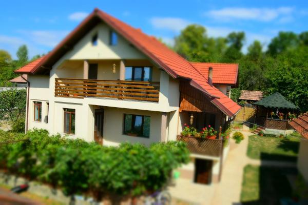 Casa Smeilor Horezu, Rezervasyon Misafirhane Horezu 