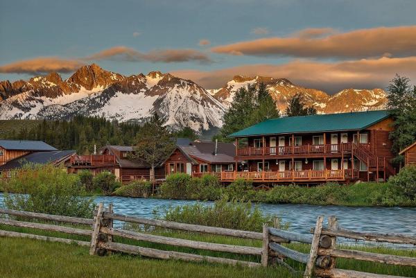 Redfish Riverside Inn, Rezervasyon Otel Stanley Idaho
