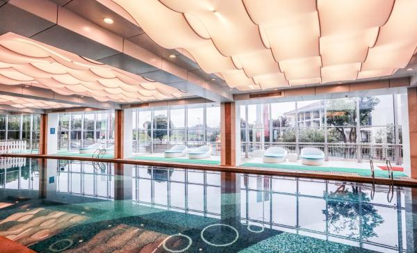 Zhangjiajie Country Garden Phoenix Suites Hotel