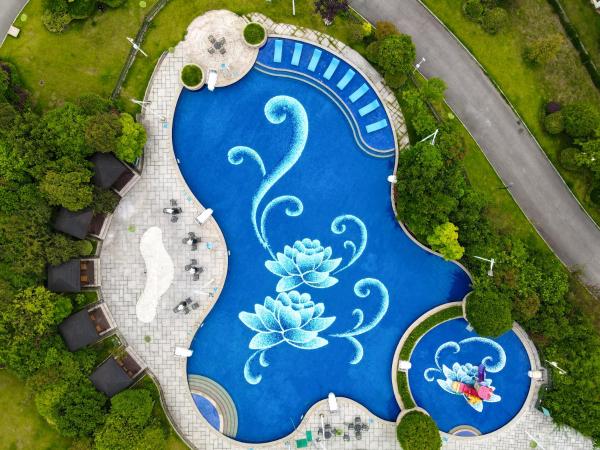 Zhangjiajie Country Garden Phoenix Suites Hotel