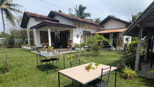 Aiden Homestay, Rezervasyon Misafirhane Ucuz Batticaloa District otelleri