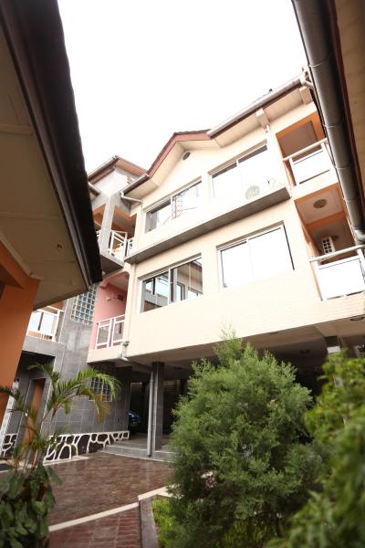 Kalz Guest House, Rezervasyon  Kinshasa 