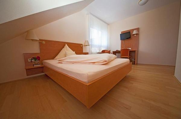 Hotel & Restaurant Krone, Rezervasyon Otel Waldbronn 