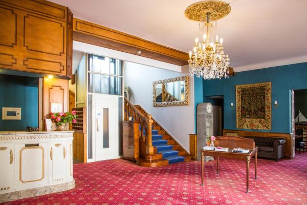 Hostellerie De La Roseraie