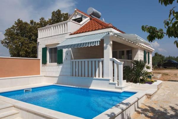 Charming Villa in Pučišća + Pool, Rezervasyon Villa Pucisca Brac