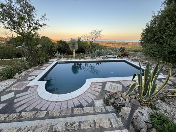 Villa La Cava del Val di Noto con piscina privata, Rezervasyon Villa Sicilya havuzlu oteller, Yüzme Havuzu