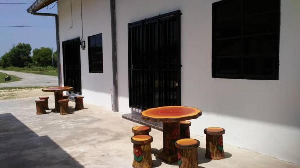 Rehat Penginapan Famili, Rezervasyon Tatil Evi Kampung Kuala Besut Terengganu