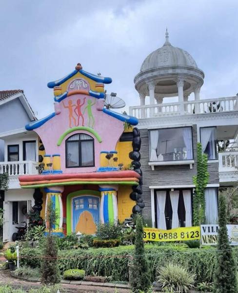 Villa Numismatik. Penginapan Unik yang Asri Alami, Rezervasyon Villa Cikundul Villalar, Villa