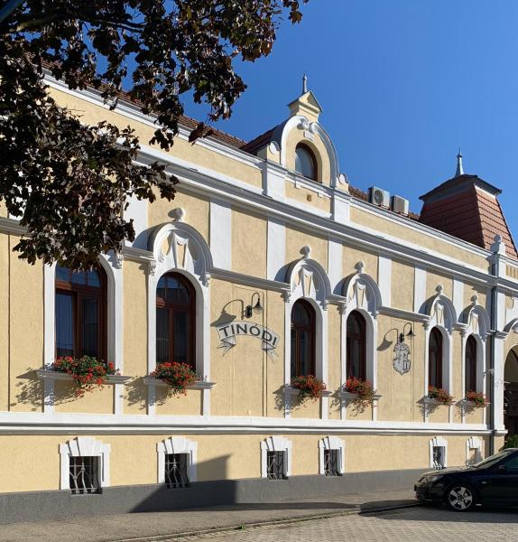 Tinódi Hotel és Étterem, Rezervasyon Bed and Breakfast Sárvár Vas