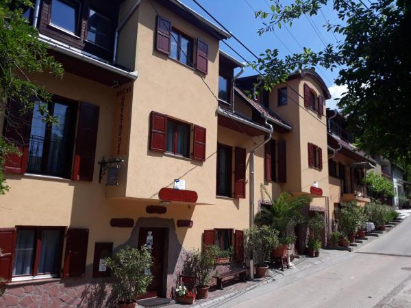 Decsi Panzio, Rezervasyon Misafirhane Estergon 