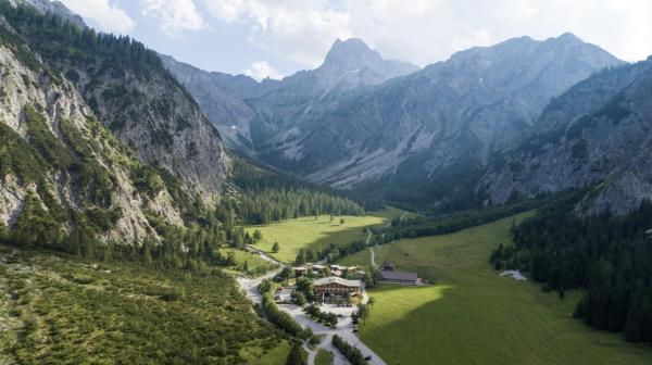 Gramai Alm alpengenuss & natur spa, Rezervasyon  Tirol otoparklı oteller, Otopark