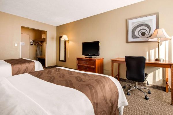 Quality Inn & Suites New Castle, Rezervasyon Otel New Castle Pensilvanya
