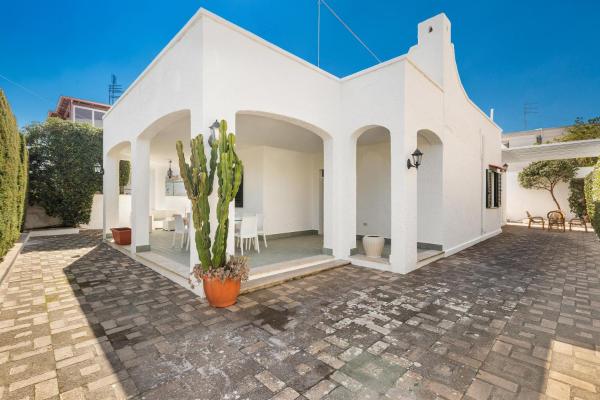 Villa Bella Giulia by BarbarHouse, Rezervasyon Tatil Evi Campomarino Otoparklı Oteller, Otopark