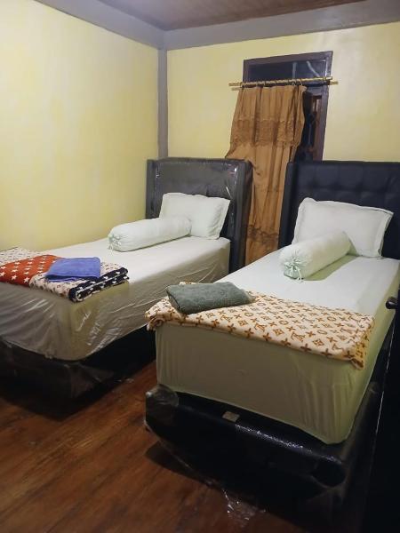 KeyHole Surf Camp, Rezervasyon  Lagudri Sumatra