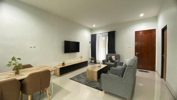 i Two Panorama Villas, Rezervasyon Otel Batu East Java, Taman Wisata Tirta Nirwana Songgoriti yakınındaki