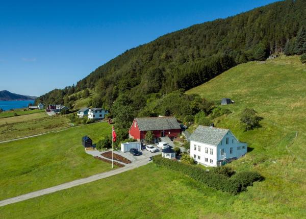 Kråen Gard, Rezervasyon Kulübe / Lodge Larsnes 