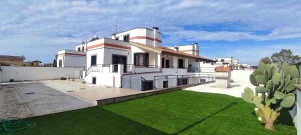 Villa Bassani, grande e luminosa ideale per gruppi, Rezervasyon Villa Infernetto Lazio