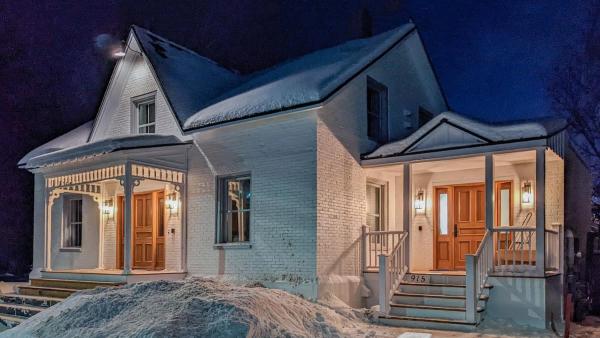 Maison ancestrale complètement rénovée 4 chambres, Rezervasyon Tatil Evi Ski Bromont Bromont