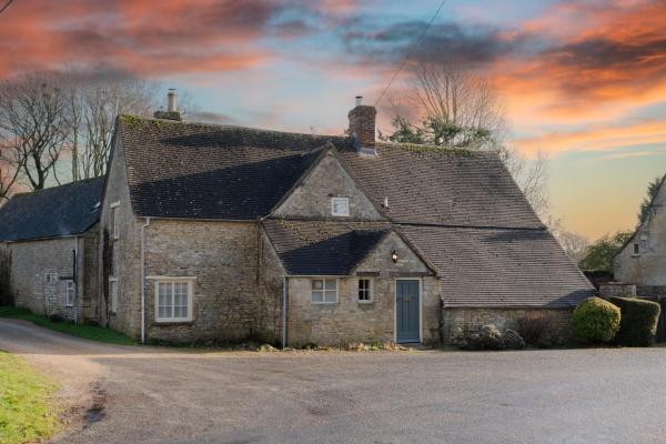 Woodmancote Manor Cottage, Rezervasyon Tatil Evi Cirencester 