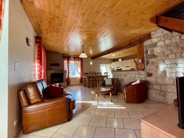 Gîte chaleureux avec cheminée près du Puy-en-Velay, idéal pour familles et séjours professionnels - FR-1-582-349, Rezervasyon Tatil Evi Rhône-Alps Otoparklı Oteller, Otopark