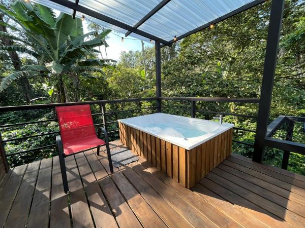 Cabaña tipo glamping en finca cafetera con zonas verdes, avistamiento de aves, paisaje cafetero, Rezervasyon Kamp Alanı San Francisco Cundinamarca