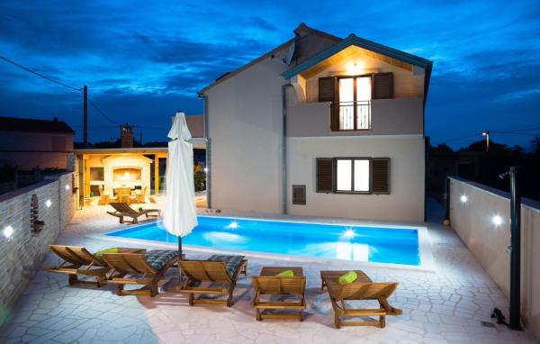 Luxury villa with a swimming pool Pridraga - Cuskijas, Novigrad - 19461, Rezervasyon Villa Novigrad Havuzlu Oteller, Yüzme Havuzu