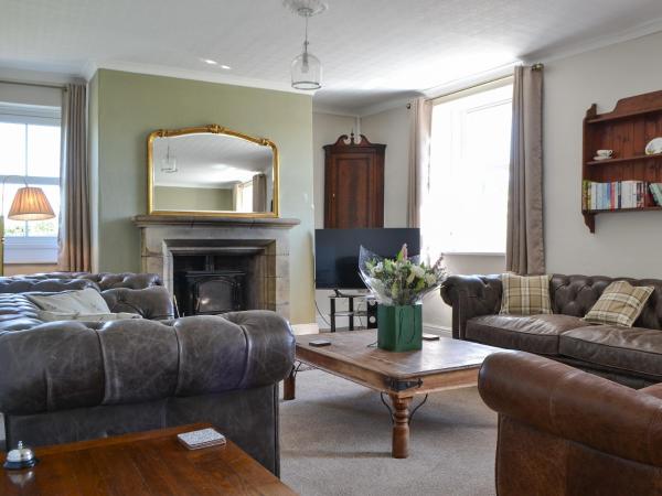 Fieldside Farmhouse, Rezervasyon Tatil Evi Tallentire Cumbria