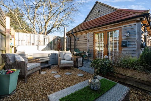 Countryside Barn with Hot Tub in New Forest, Rezervasyon Tatil Evi Merseyside villalar, Villa