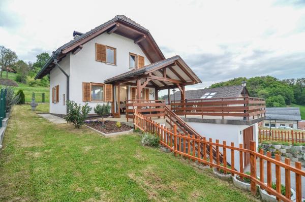 Flower house Podčetrtek, Rezervasyon Tatil Evi Podcetrtek Posavje