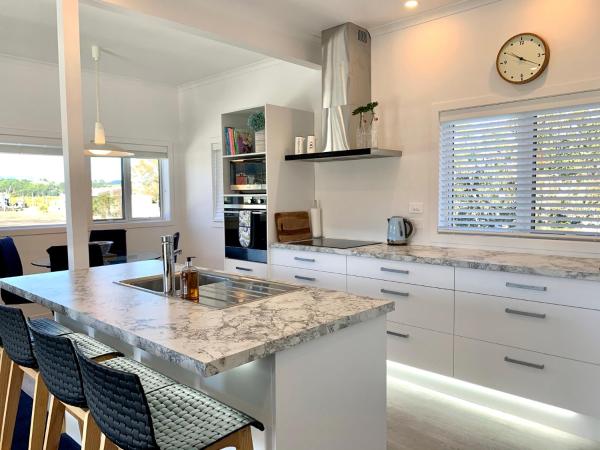 Coromandel Town Harbourside Cottage Luxury Accommodation, Rezervasyon Tatil Evi  