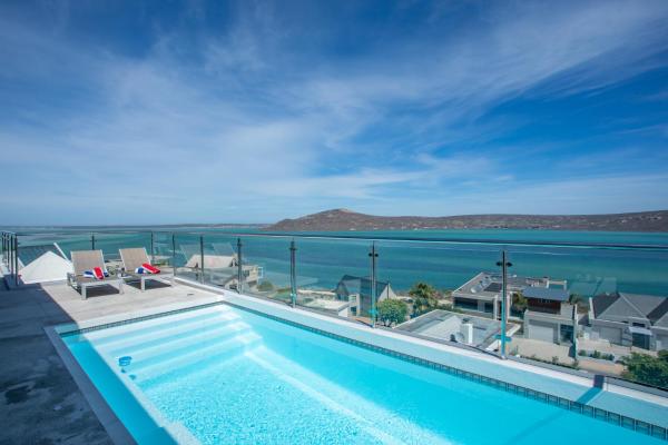 THE VIEW LANGEBAAN LAGOON VILLA WITH HEATED POOL and SOLAR ENERGY, Rezervasyon Villa Langebaan Western Cape