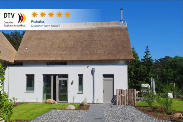 Fischerhus Loddin mit Sauna und Kamin, Rezervasyon Tatil Evi Usedom Otoparklı Oteller, Otopark