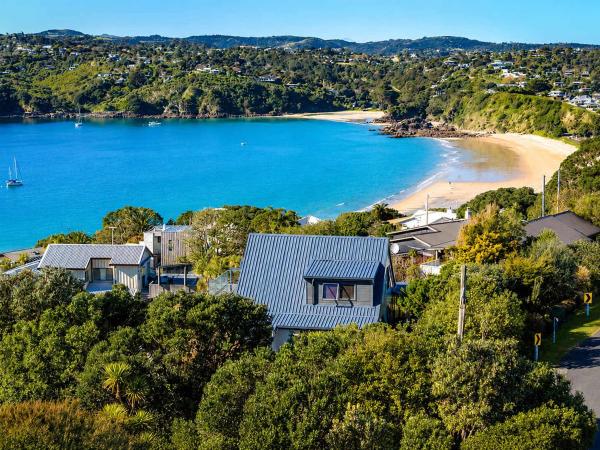 Noll View - Stay Waiheke, Rezervasyon Tatil Evi Auckland Region Otoparklı Oteller, Otopark