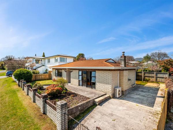 Heathcote Cottage - Taupo Holiday Home, Rezervasyon Tatil Evi Taupo Lake Taupo