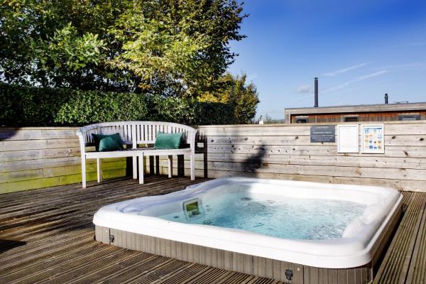 The Sleights, Strawberryfield Park - Hot Tub - Free WiFi & Parking - Pets Allowed 2, Rezervasyon Tatil Evi Cheddar 