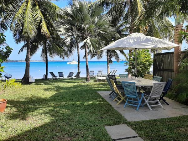 Fantastic spacious beachfront VILLAVACANCES, Rezervasyon Villa Grand-Baie Mauritius North Coast