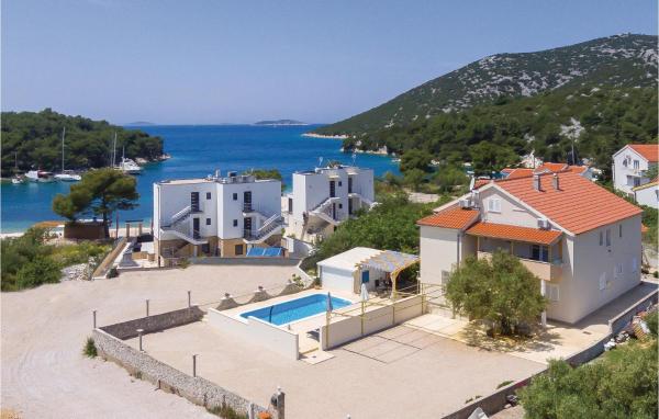 9 Bedroom Nice Home In Tribunj, Rezervasyon Tatil Evi Tribunj Sibenik-Knin County