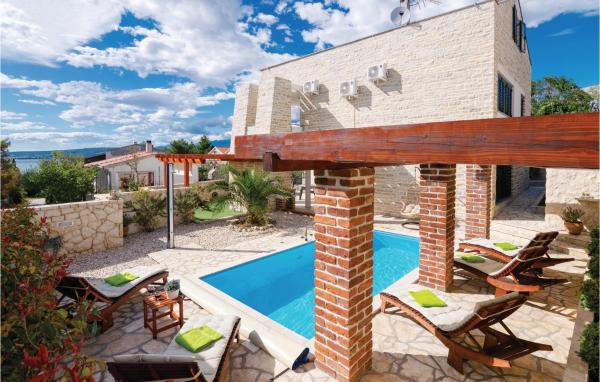Beach Front Home In Novigrad With Sauna, Rezervasyon Tatil Evi Novigrad Havuzlu Oteller, Yüzme Havuzu