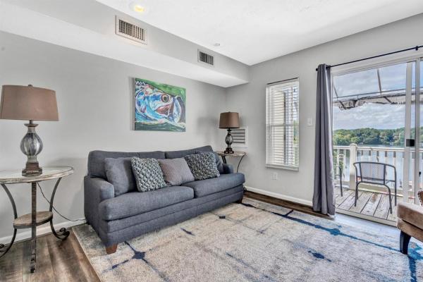 Reel Simple, Rezervasyon Otel Moneta Virjinya