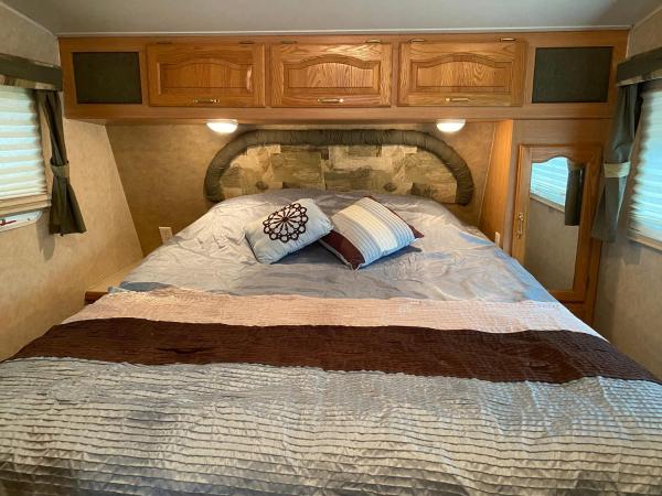 Comfortable RV in a farm, Rezervasyon Kamp Alanı Nanoose Bay 