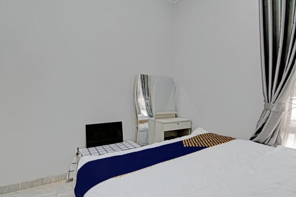 Hotel O Teguh Homestay Syariah, Rezervasyon Otel Parit'teki Ucuz Oteller