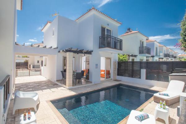 Sunny Side Up Villa, Rezervasyon Villa Protaras Famagusta, Trinity Beach yakınında