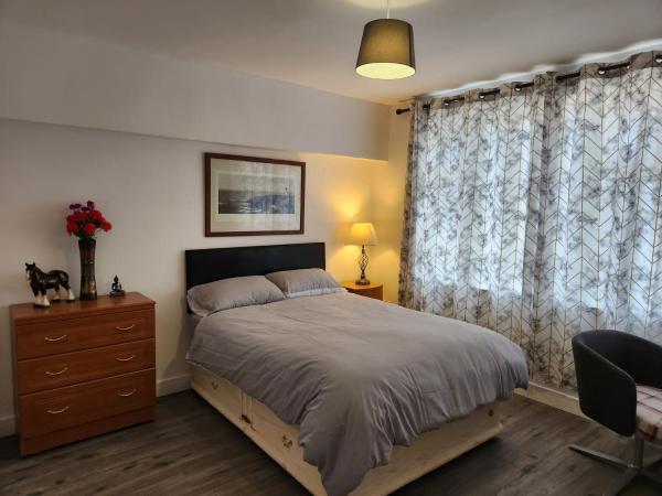 White House Ensuite double bedroom, Rezervasyon  Warrington Cheshire