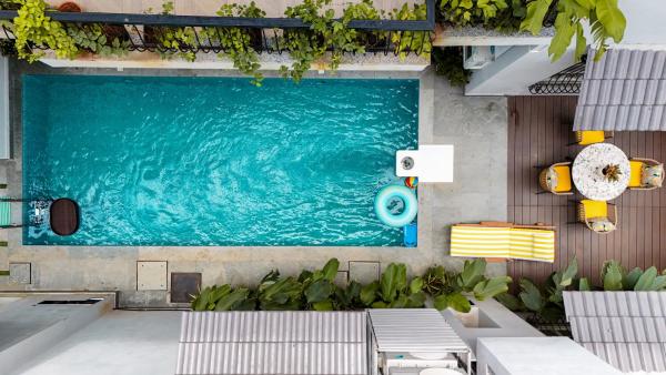 ELIVAAS 5 BHK Pet Friendly with Pvt Pool - Villa Vacasa, Rezervasyon  Goa Havuzlu Oteller, Yüzme Havuzu