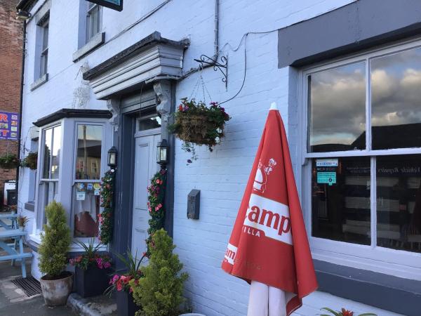 Dolphin Inn, Rezervasyon  Llanymynech Shropshire