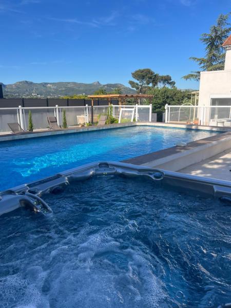 Villa piscine Marseille, Rezervasyon  La Corniche - Stade Vélodrome Carros