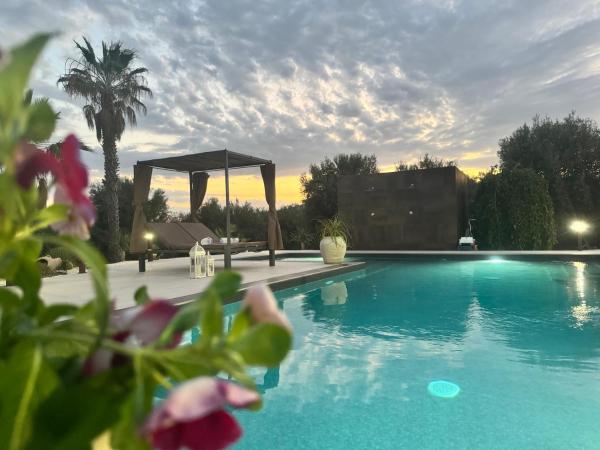 Villa Badessa, Rezervasyon  Sicilya Havuzlu Oteller, Yüzme Havuzu