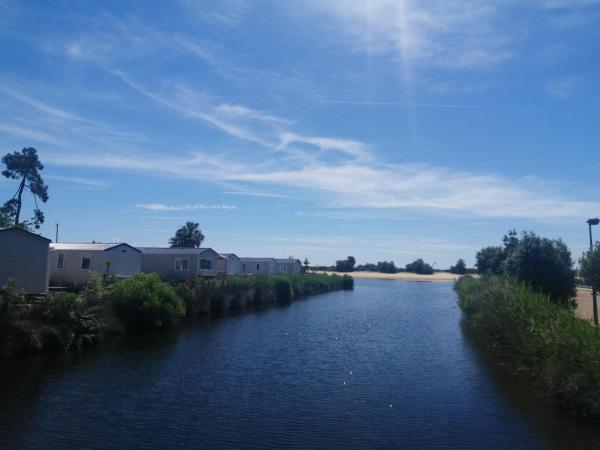 Mobil Homes Camping 4 étoiles Les Viviers, Rezervasyon  Cap Ferret Peninsula SPA oteller, SPA
